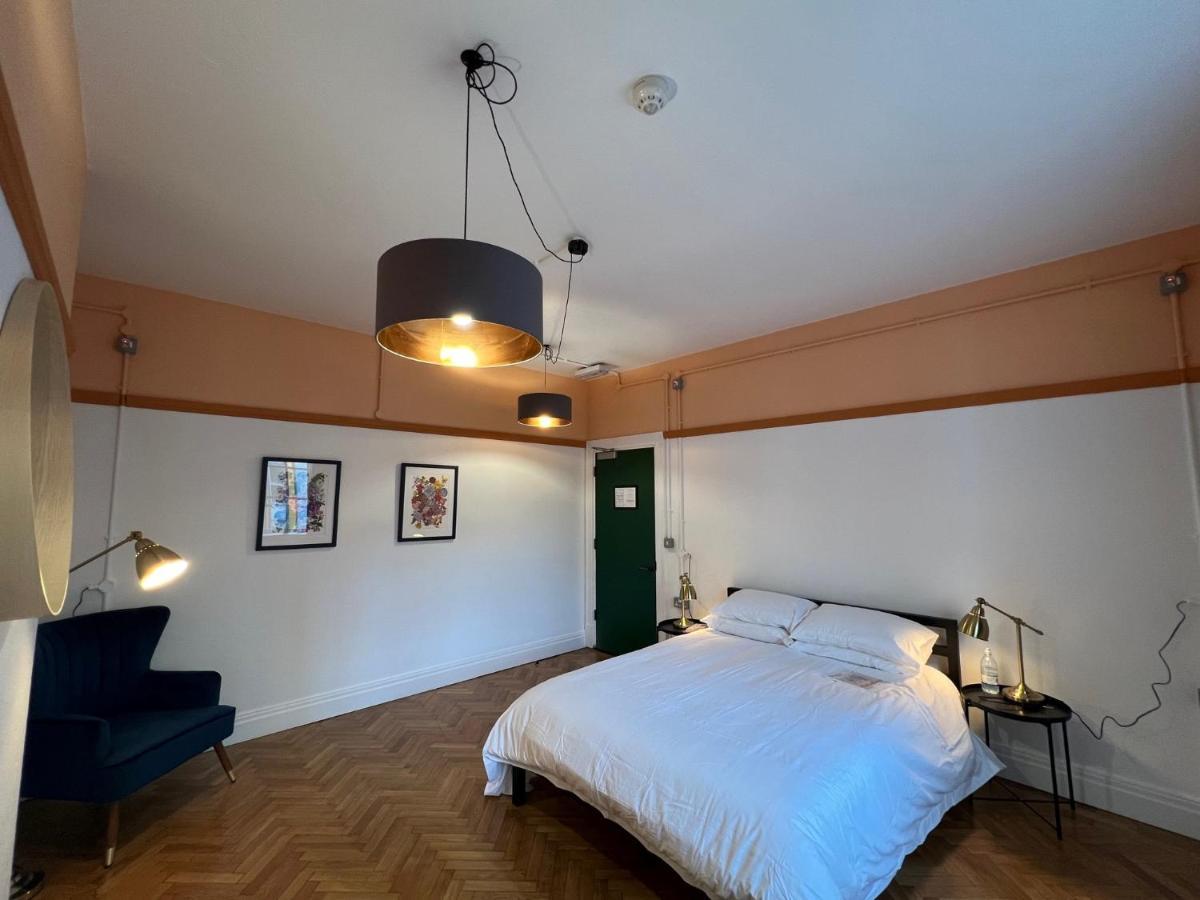 The Bristol Wing Hostel Εξωτερικό φωτογραφία