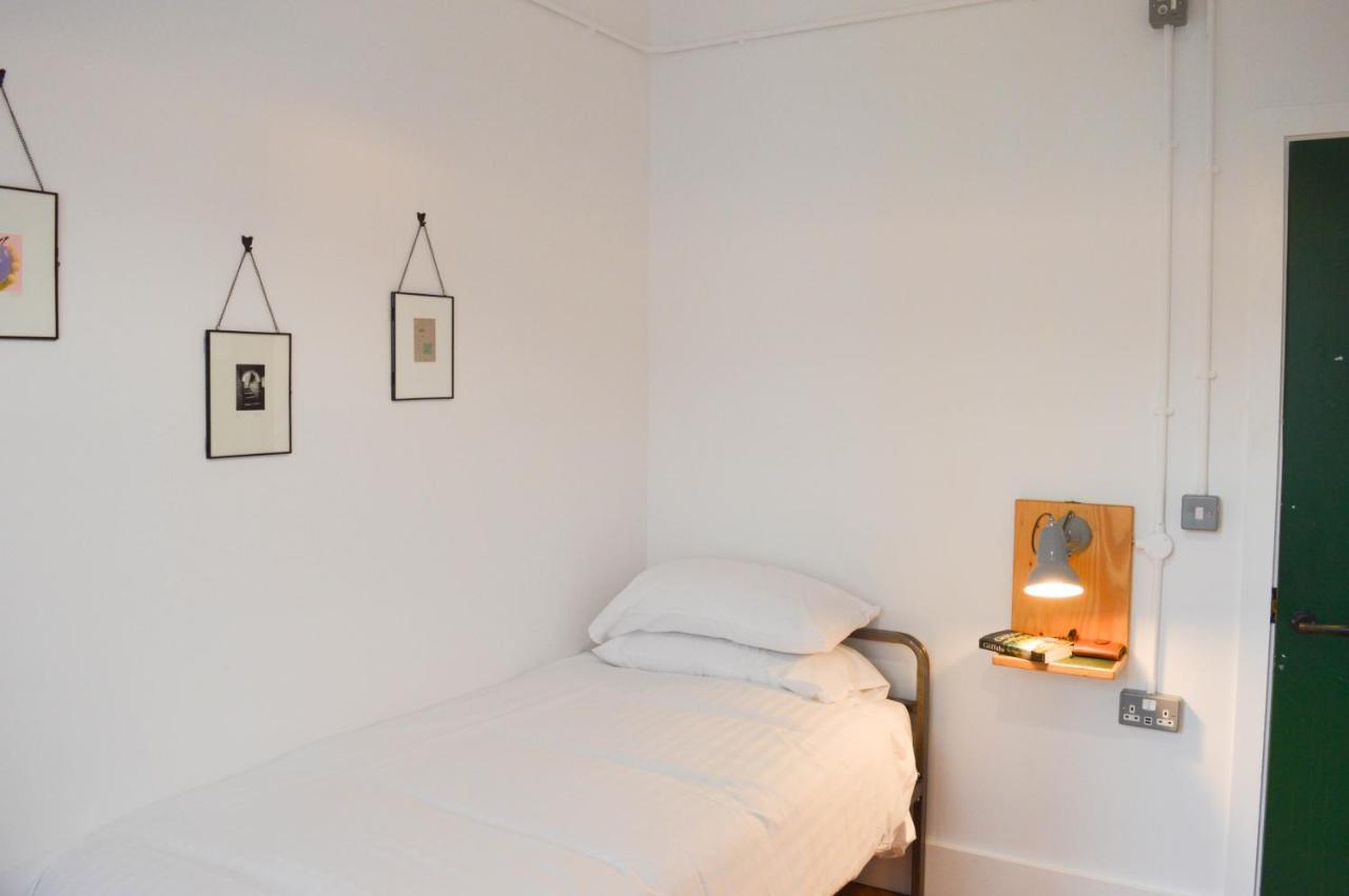 The Bristol Wing Hostel Εξωτερικό φωτογραφία